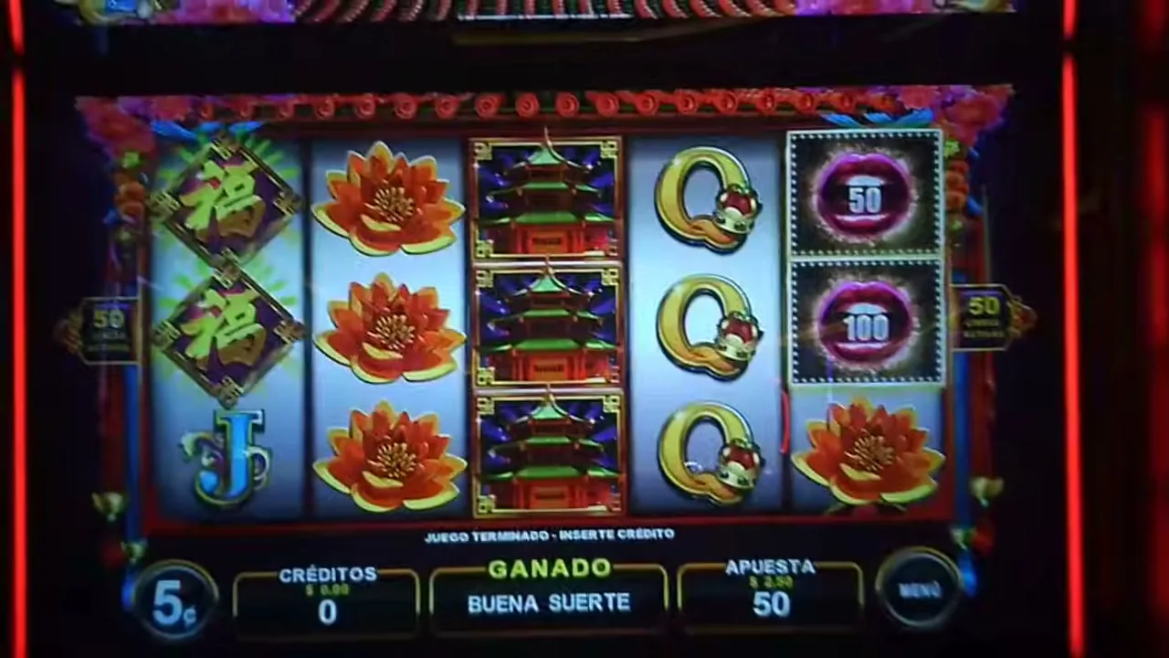 Pantalla de una tragamonedas clásica de tres rodillos